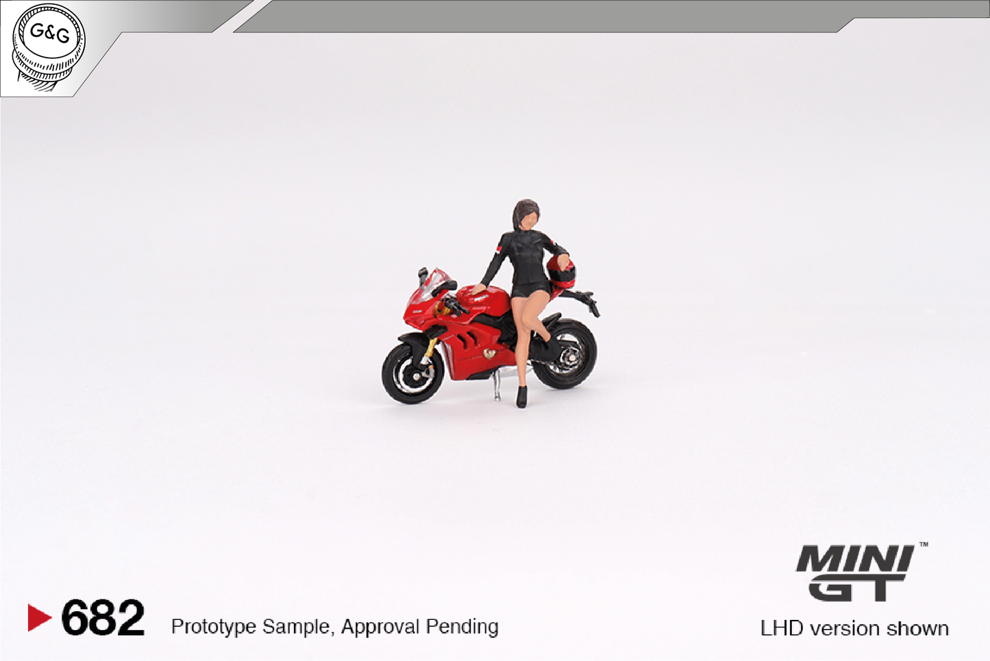 MINI GT 682 - DUCATI PANIGALE V4 S WITH DUCATI GIRL